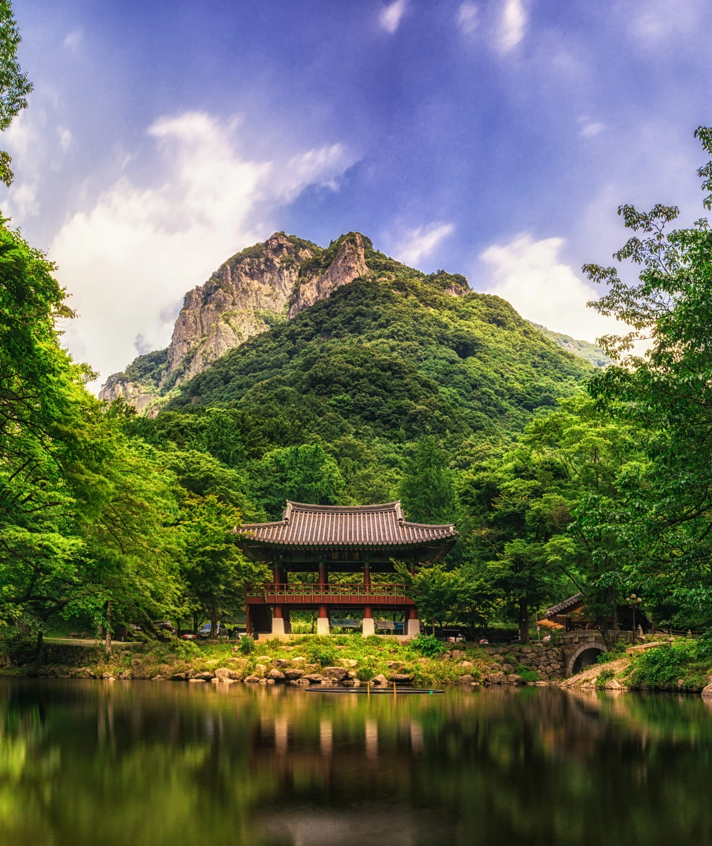 Baegyangsa Temple Reflections during summer (1)